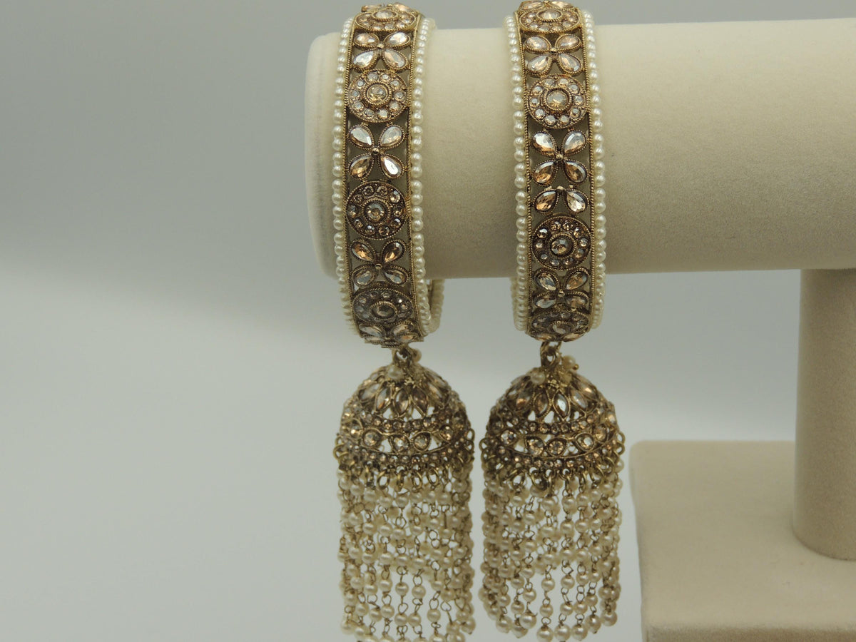 Zeenat Kaleere Bangles