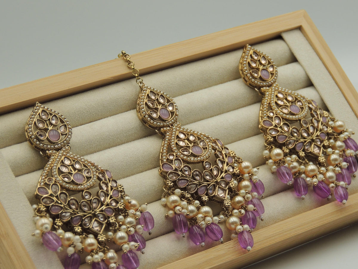 What Is Included in an Earring and Tikka Set?