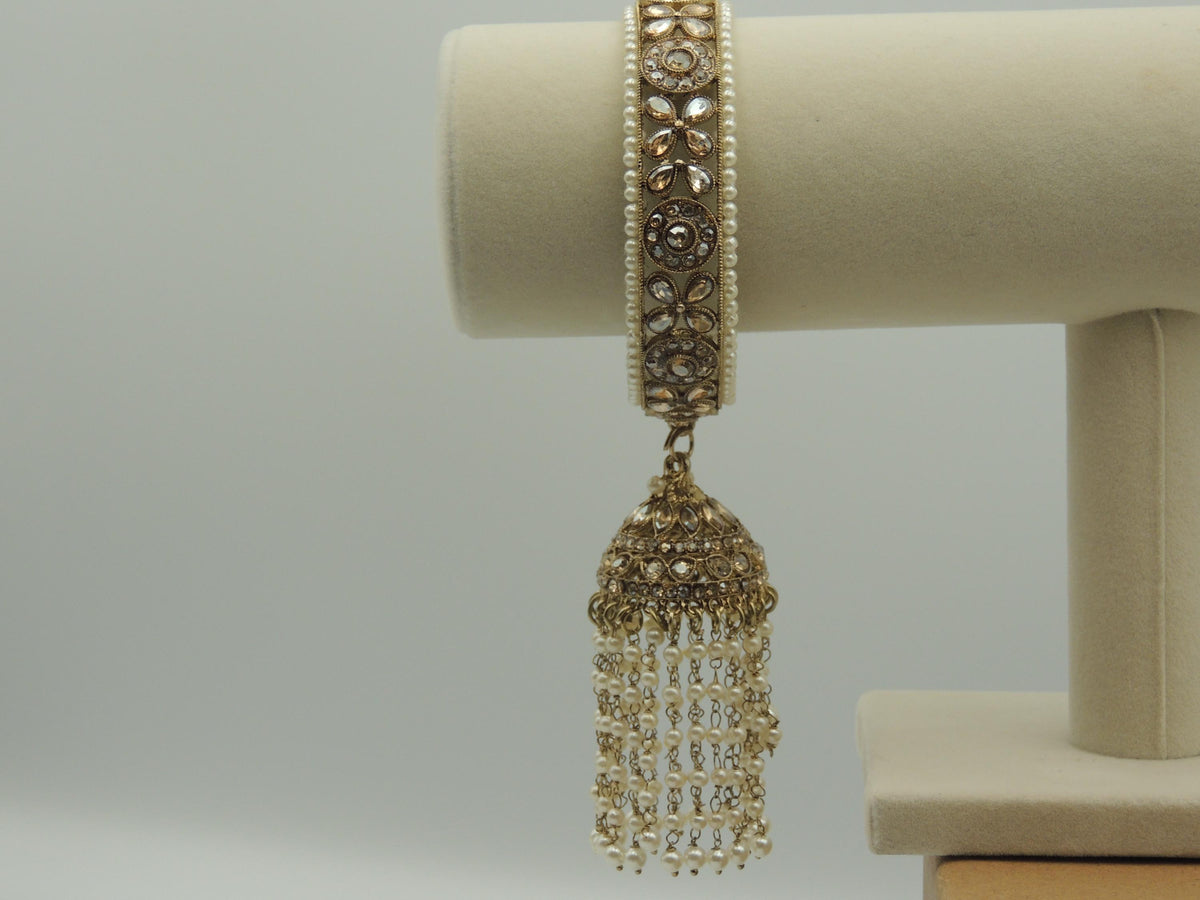 Zeenat Kaleere Bangles